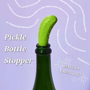 Pickle Bottle Stopper - NWT Novelty wine gift funny gherkin